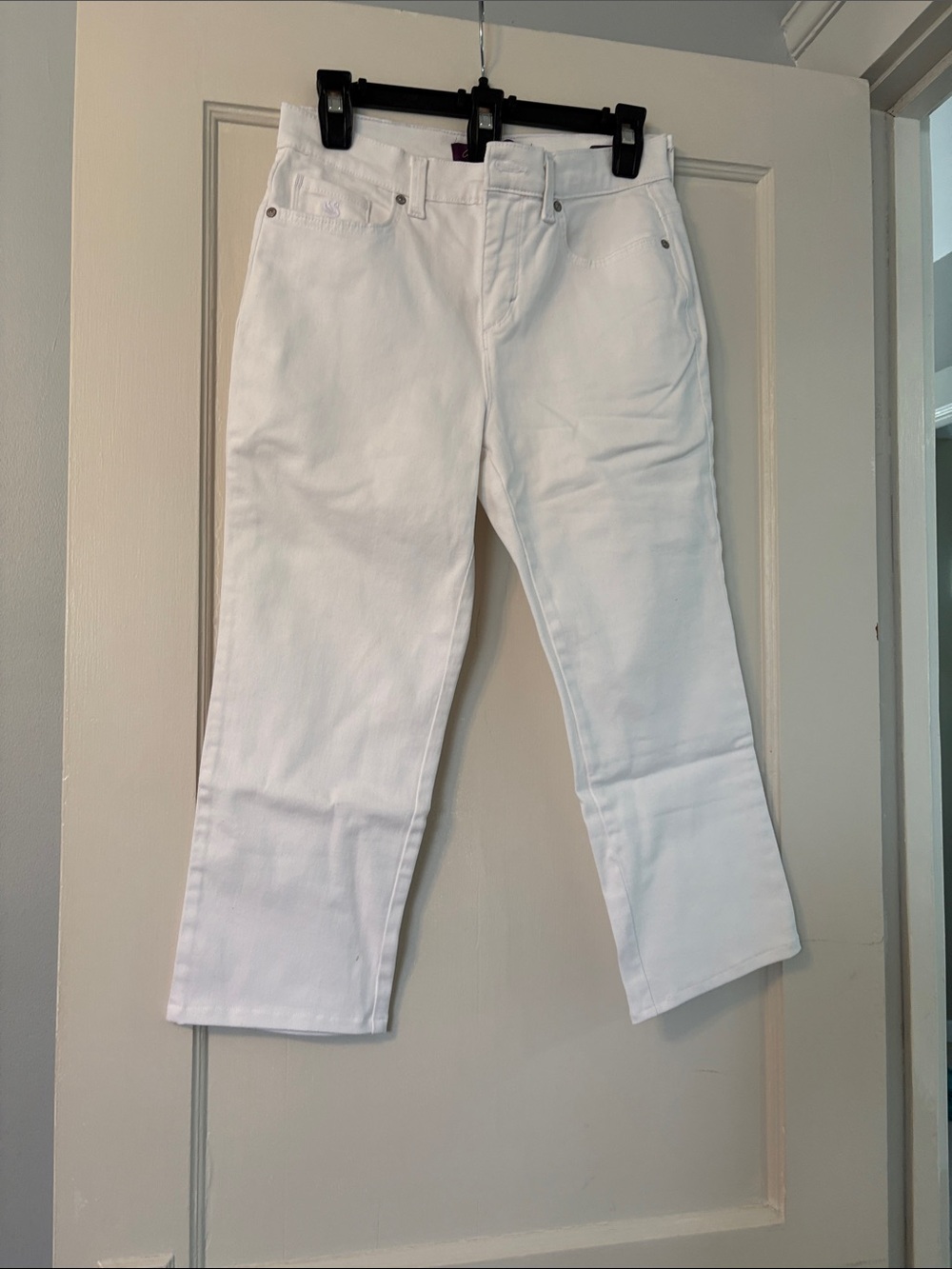 Women's White Straight-Leg Jeans - Clean Mid-Rise Style
